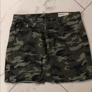 Camo button front skirt